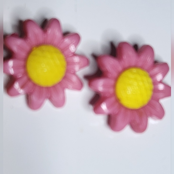 Vintage Pink And Yellow Daisy Earrings CLIP ON - Picture 2 of 3
